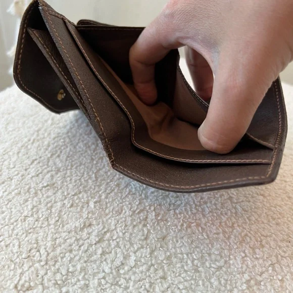 Authentic Gucci Wallet Color Brown Bi-fold GG Sherry line - Picture 10 of 11